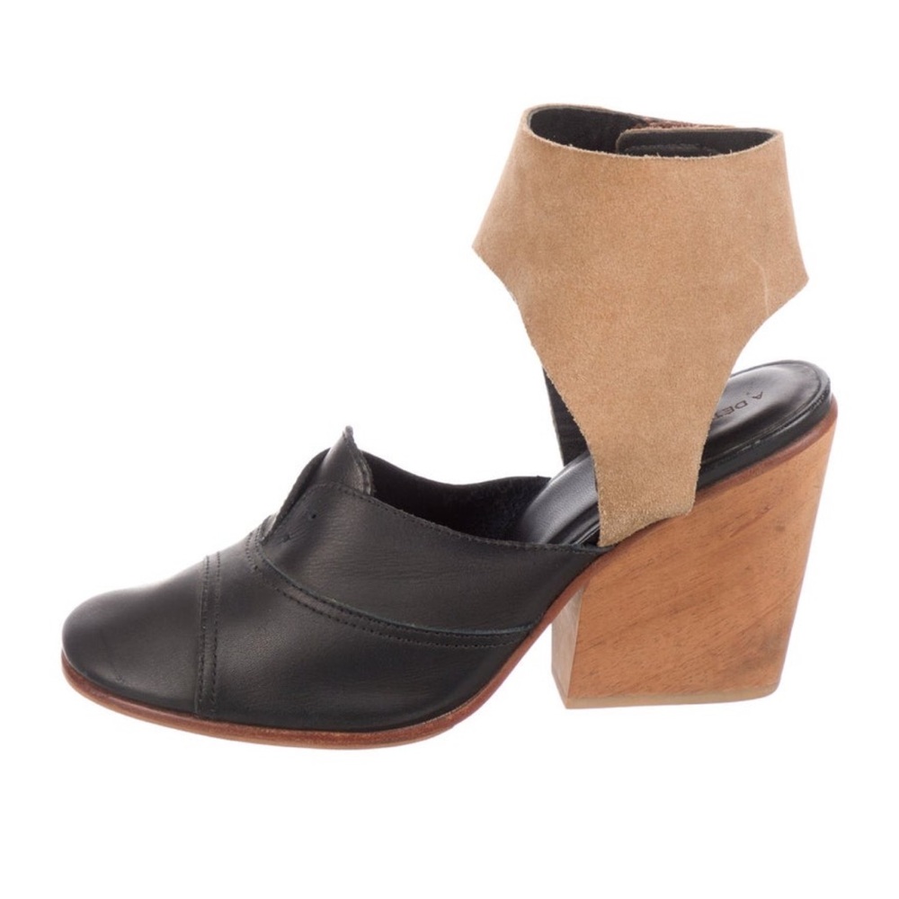 A Detacher suede color block pumps